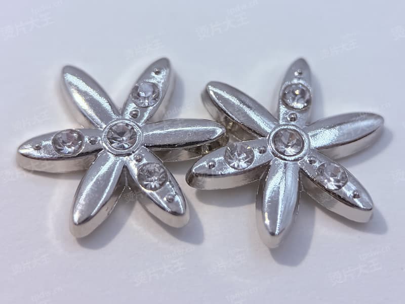 六瓣花镶钻锌合金烫片