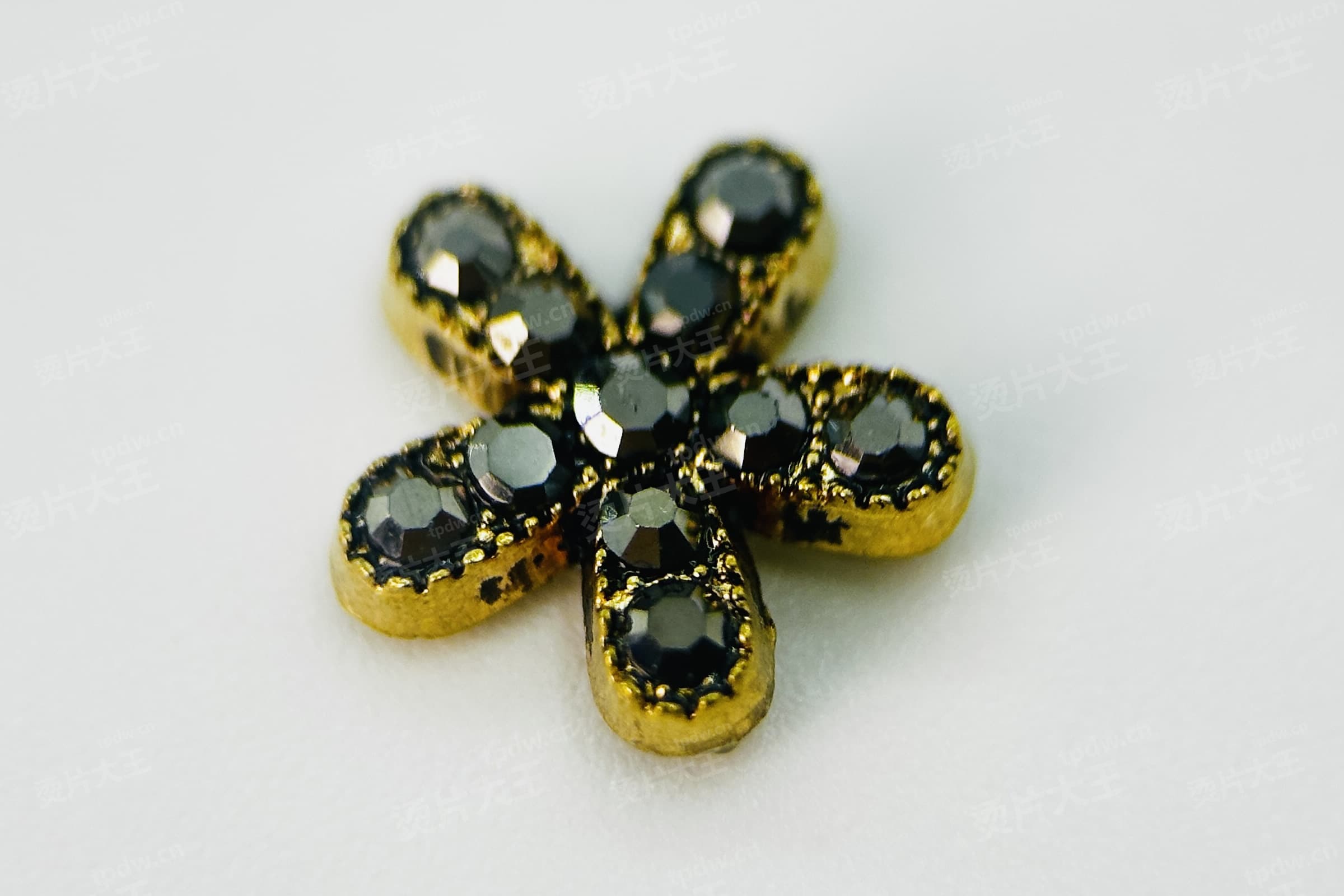 古金黑钻五瓣花锌合金烫片