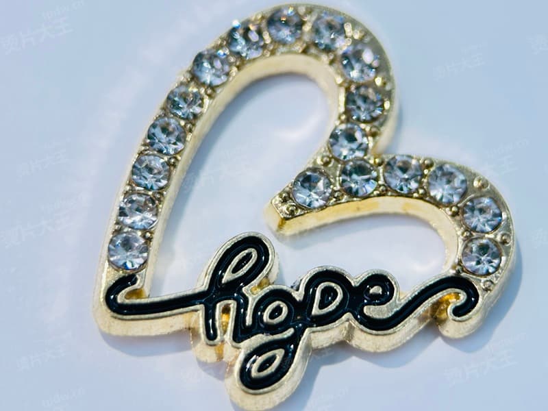 亮金镶钻Hope爱心锌合金烫片 实拍照片